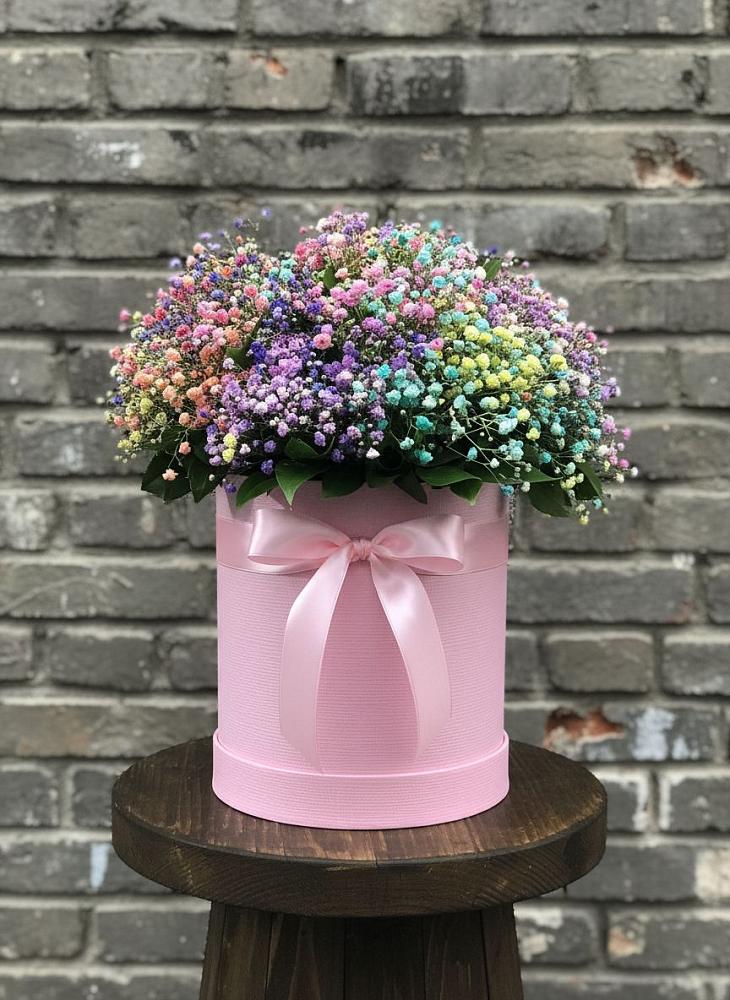 Цветочная композиция из Гипсофила и Розы в шляпной коробке в Клявлино