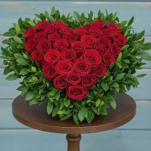 Цветочная композиция из Розы в виде сердца в Клявлино