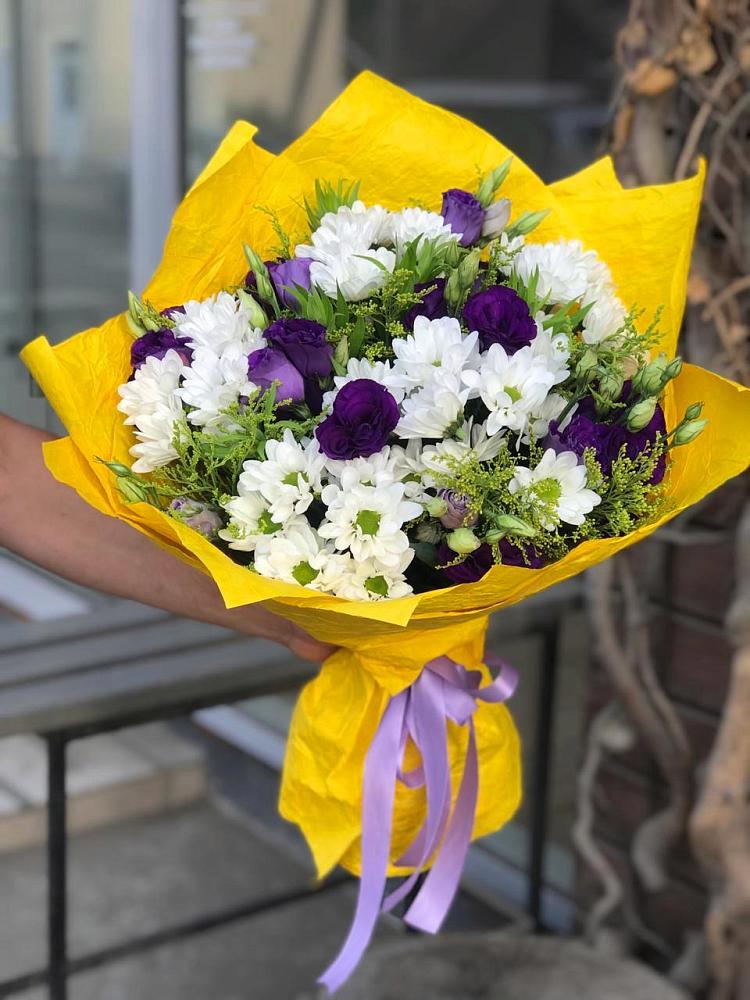 Букет цветов из: Ирисы, Хризантемы и Ромашки в Клявлино