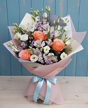 Букет цветов из:  Лизиантусы, Розы, Альстромерии и Гипсофила #REPLACE_PRED# Клявлино