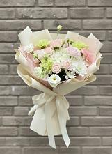 Букет цветов из:  Гвоздики, Розы, Лизиантусы и Хризантемы в Клявлино