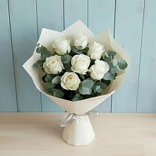 Букет Белые розы в Эвкалипте в Клявлино