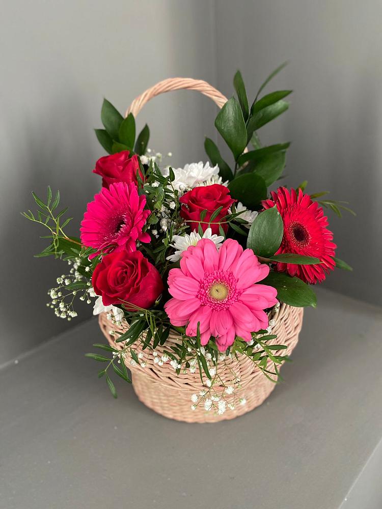 Цветочная композиция из Розы, Хризантемы и Герберы в корзине в Клявлино