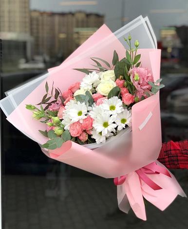 Букет цветов из: Розы, Лизиантусы и Хризантемы в Клявлино